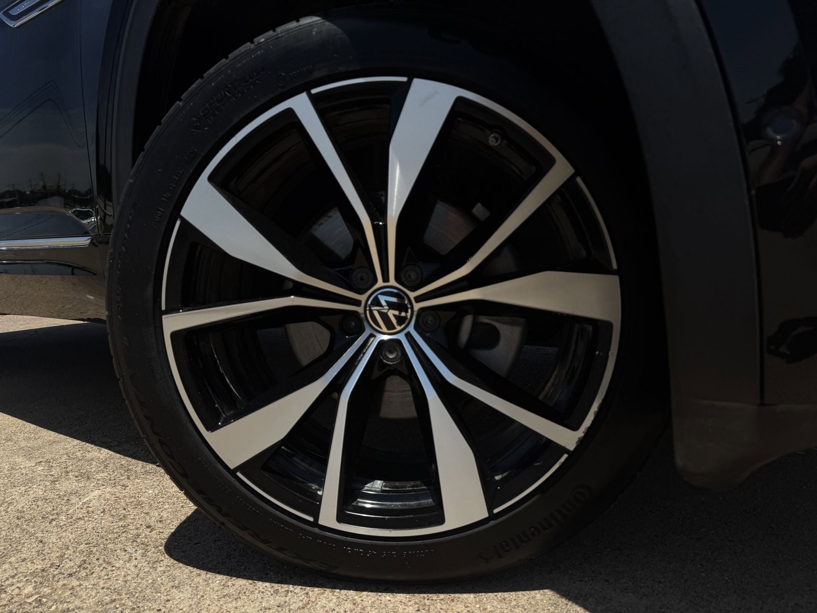 2024 Volkswagen Atlas Cross Sport 2.0T SEL Premium R-Line