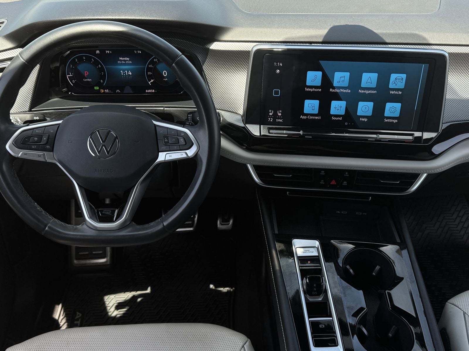 2024 Volkswagen Atlas Cross Sport 2.0T SEL Premium R-Line