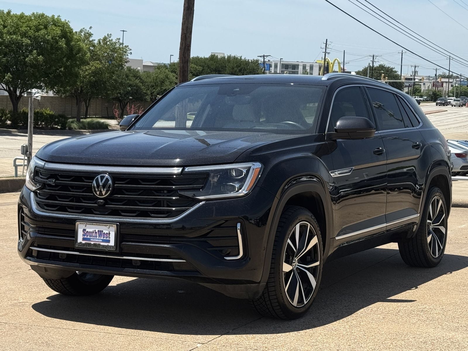 2024 Volkswagen Atlas Cross Sport 2.0T SEL Premium R-Line