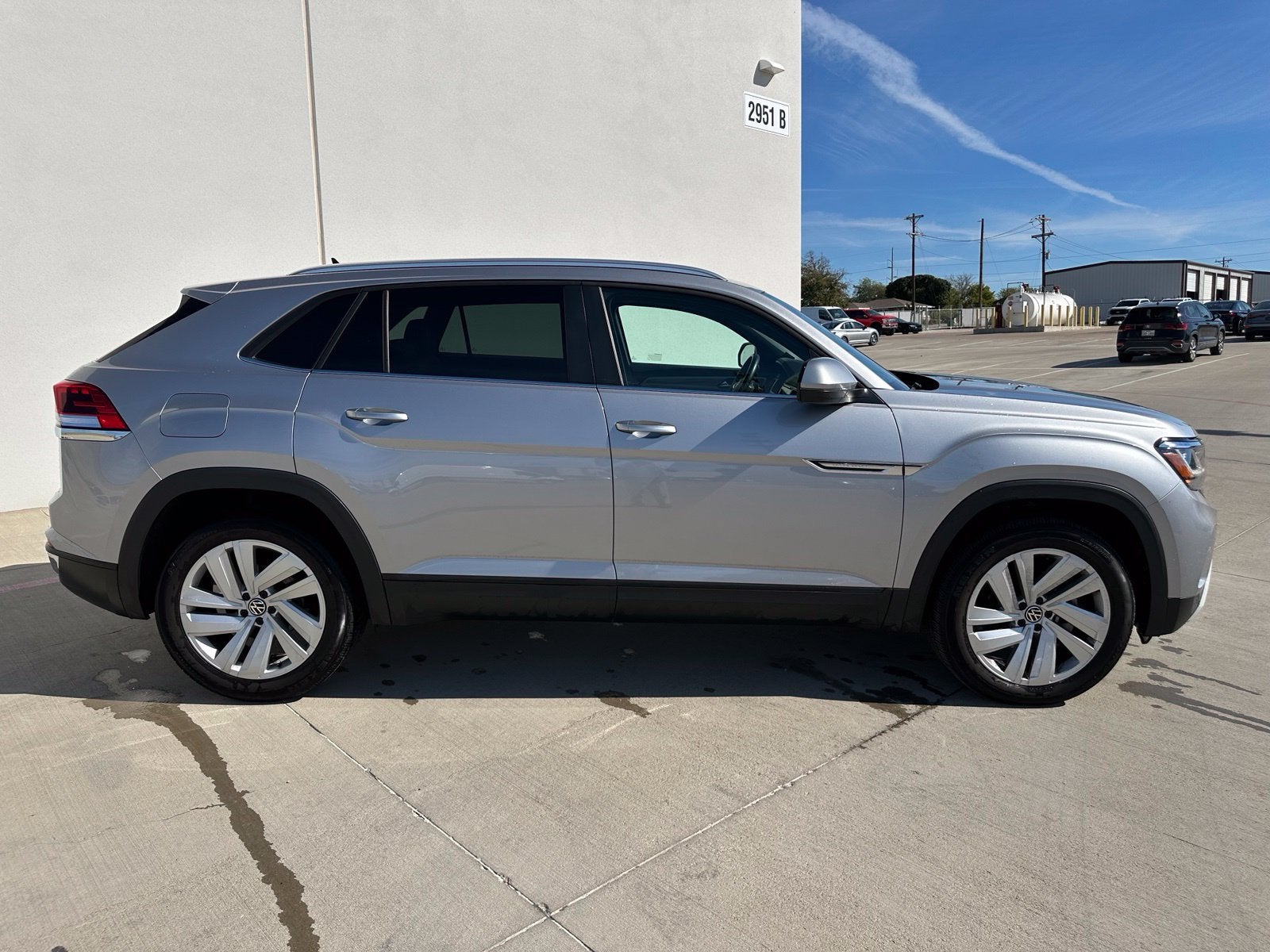 2023 Volkswagen Atlas Cross Sport 2.0T SE w/Technology