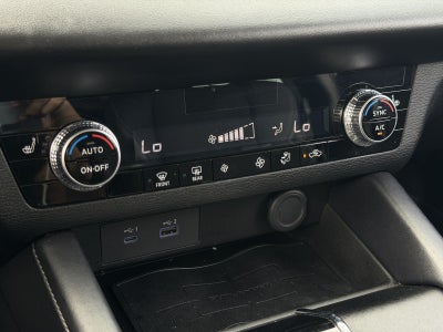 2023 Mitsubishi Outlander Base