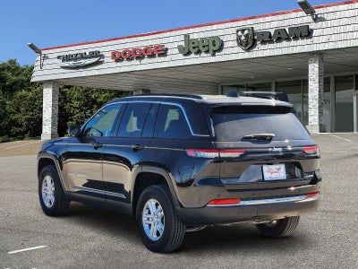 2025 Jeep Grand Cherokee Laredo 4x2