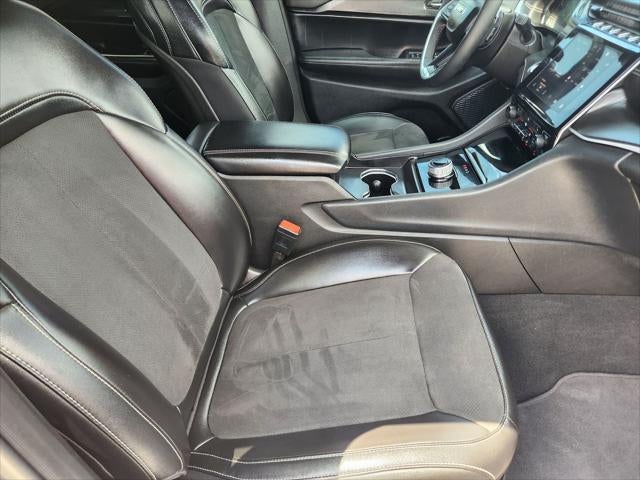 2025 Jeep Grand Cherokee Altitude 4x4