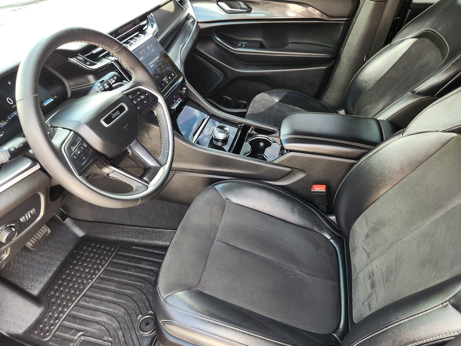 2023 Jeep Grand Cherokee L Altitude 4x4
