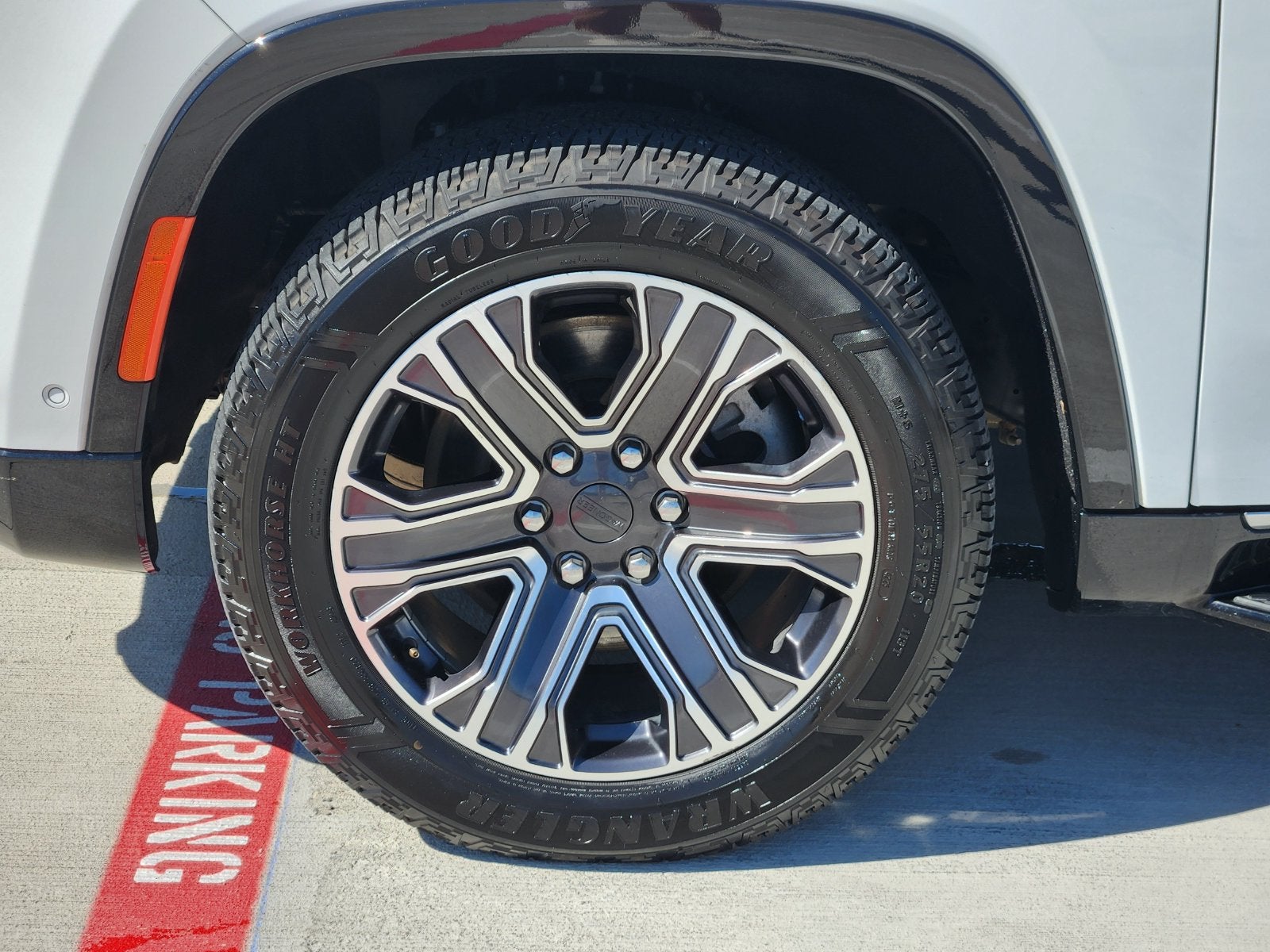 2024 Jeep Wagoneer L Series II 4x2
