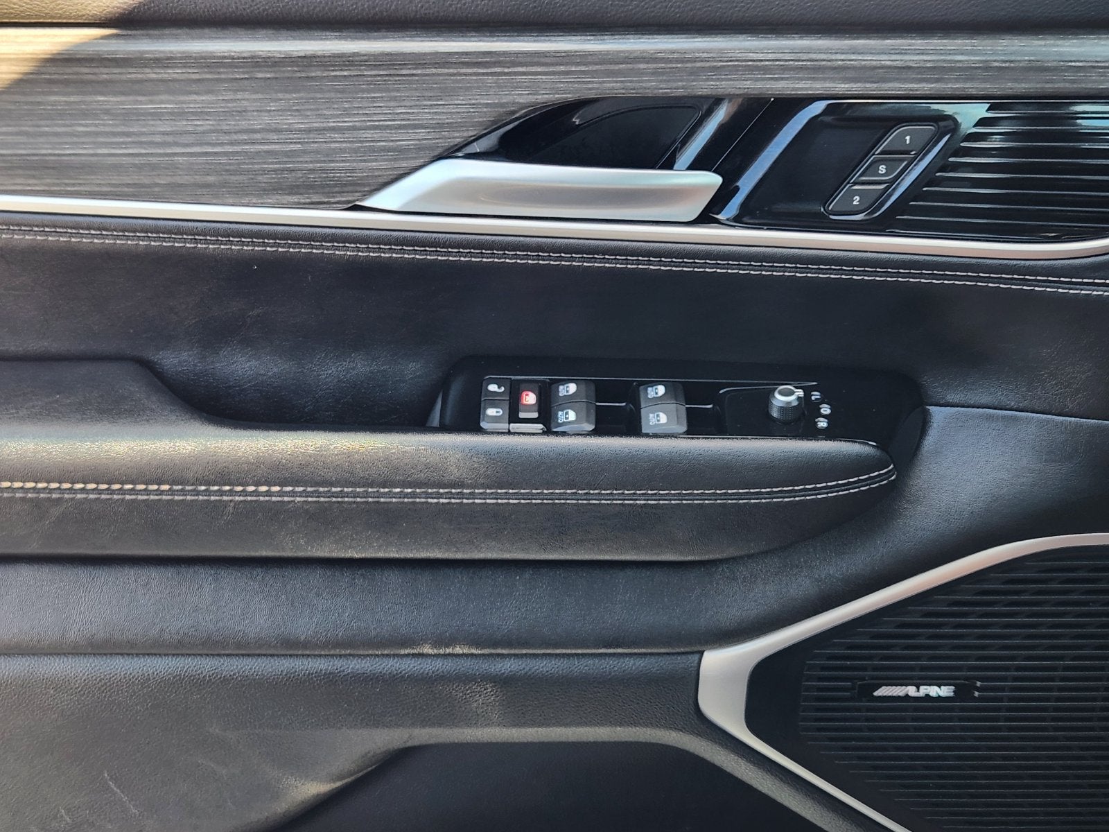 2024 Jeep Wagoneer L Series II 4x2