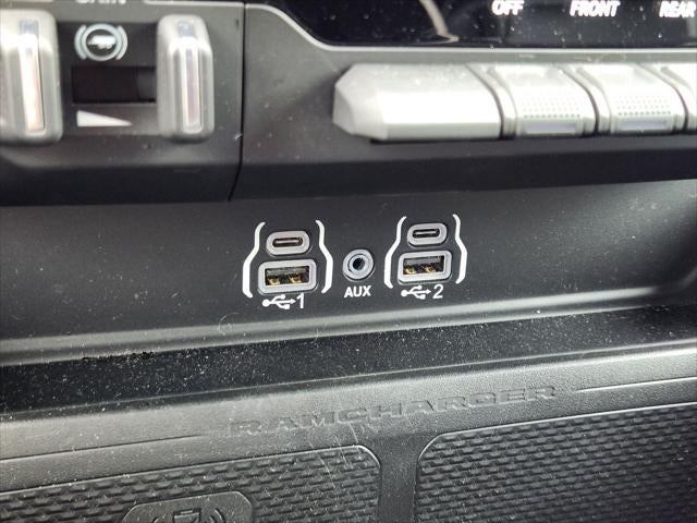 2025 RAM Ram 1500 Laramie Crew Cab 4x4 5'7' Box