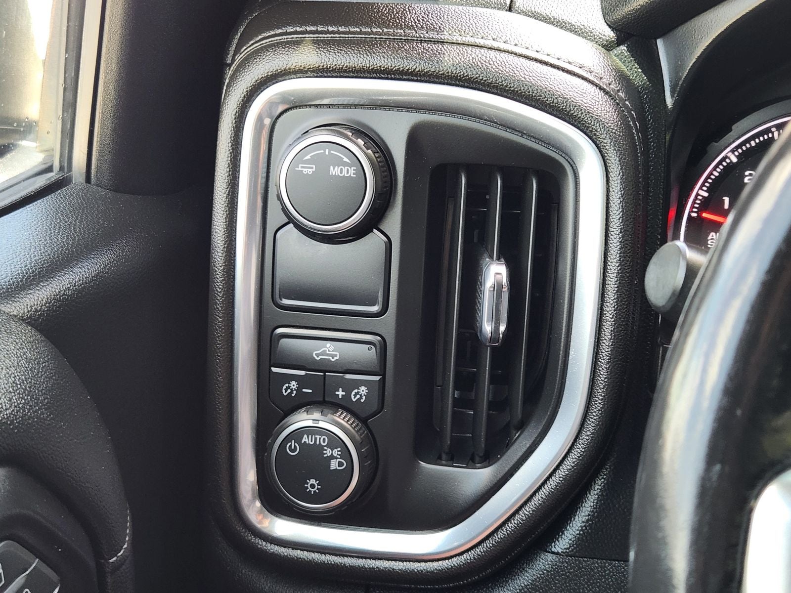 2020 Chevrolet Silverado 1500 2WD Crew Cab Short Bed LT