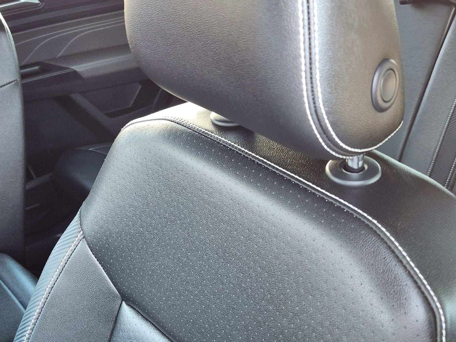 2022 Volkswagen Atlas Cross Sport 3.6L V6 SEL R-Line