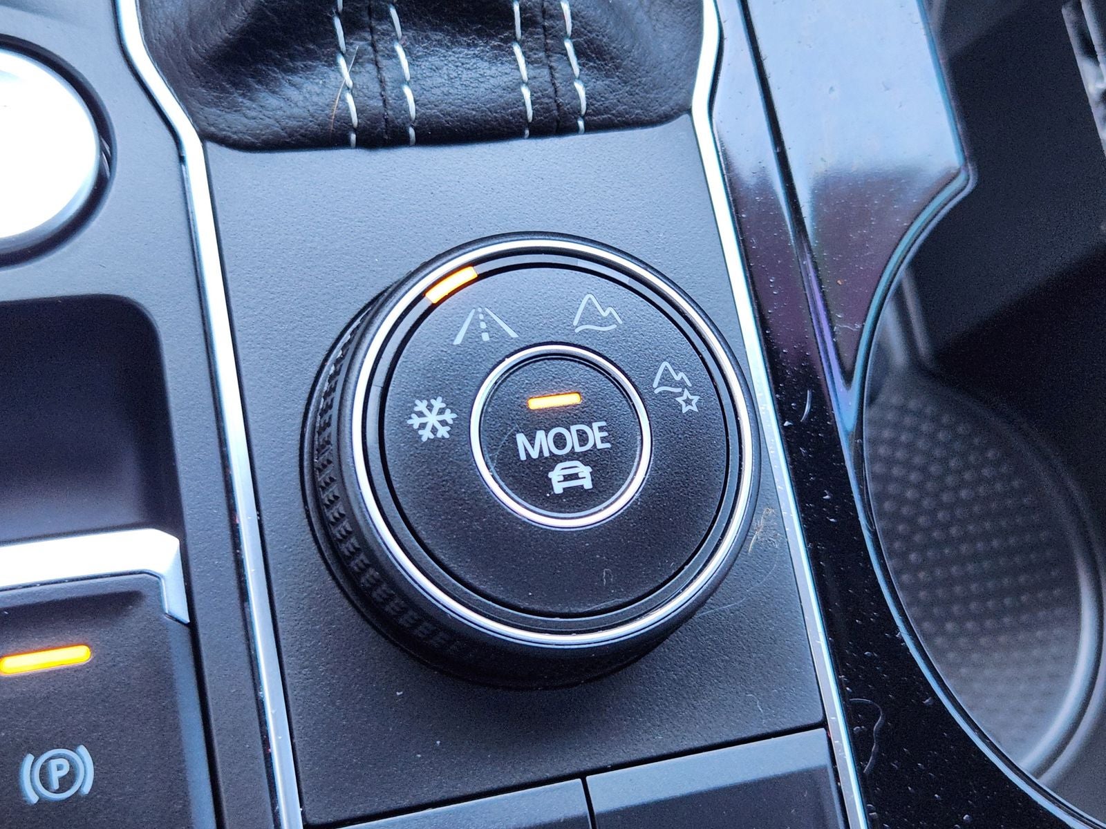 2022 Volkswagen Atlas Cross Sport 3.6L V6 SEL R-Line