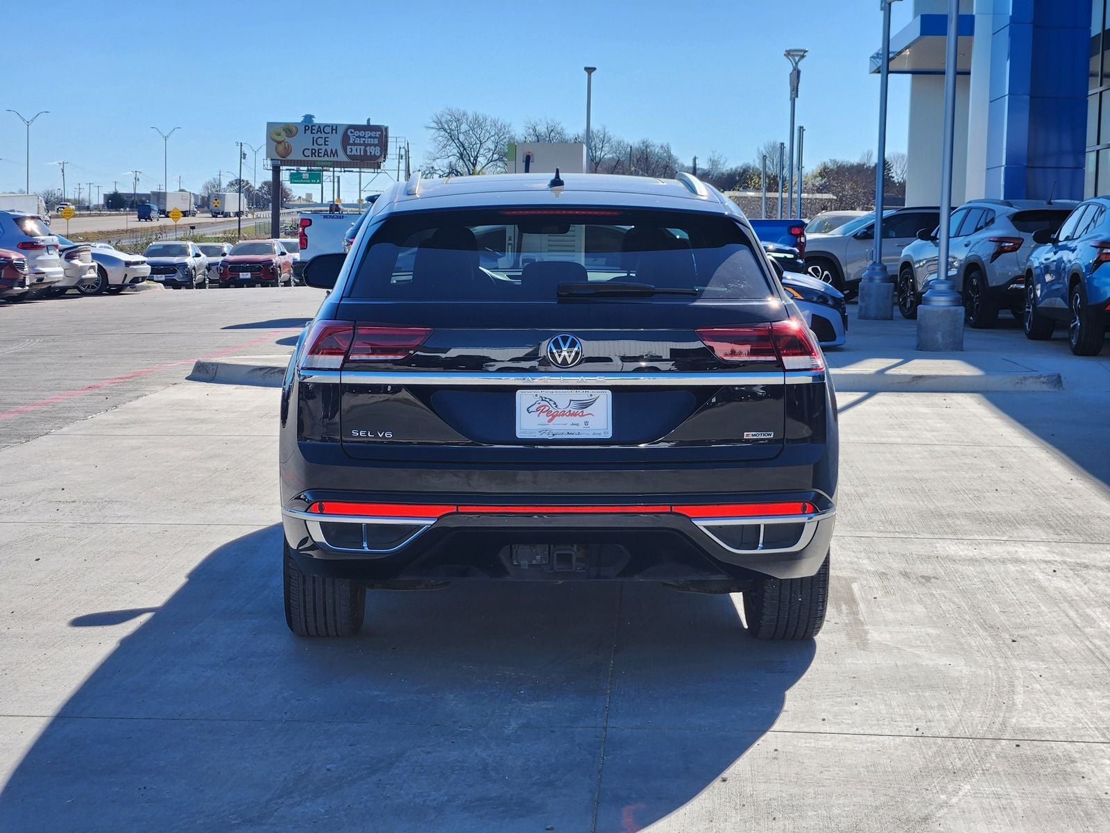 2022 Volkswagen Atlas Cross Sport 3.6L V6 SEL R-Line