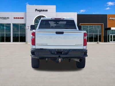 2022 Chevrolet Silverado 2500HD 4WD Crew Cab Standard Bed Custom