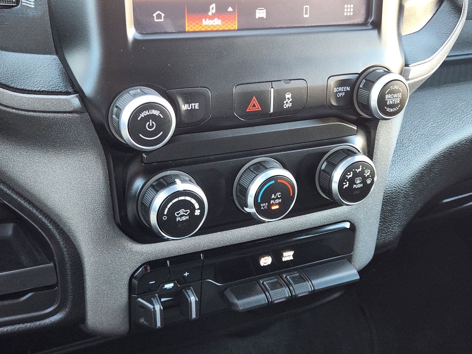 2022 RAM Ram 3500 Tradesman Crew Cab 4x4 8' Box