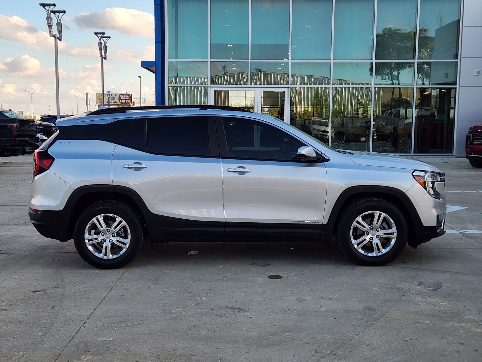 2022 GMC Terrain FWD SLE