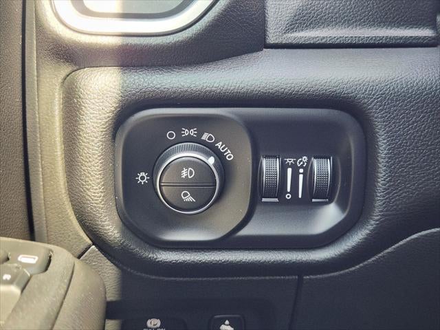 2025 RAM Ram 1500 Lone Star Crew Cab 4x4 5'7' Box