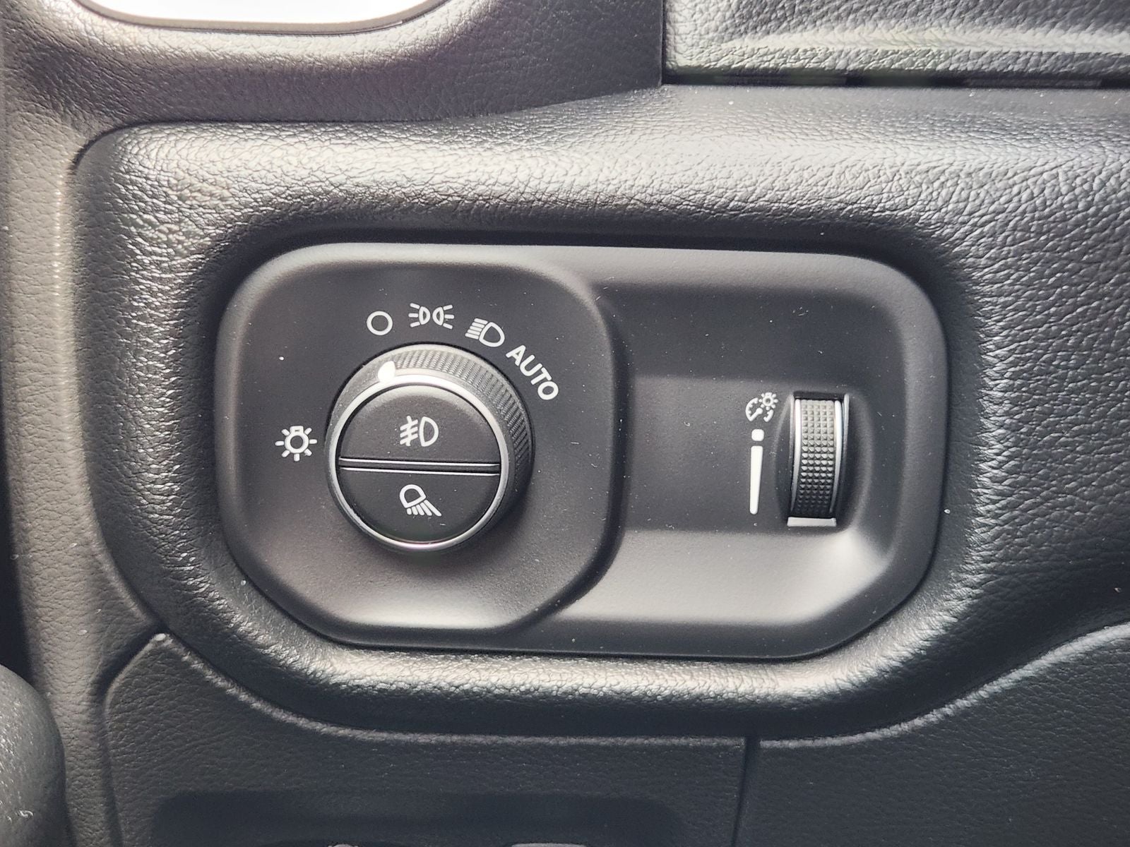 2020 RAM Ram 1500 Big Horn Crew Cab 4x4 5'7' Box