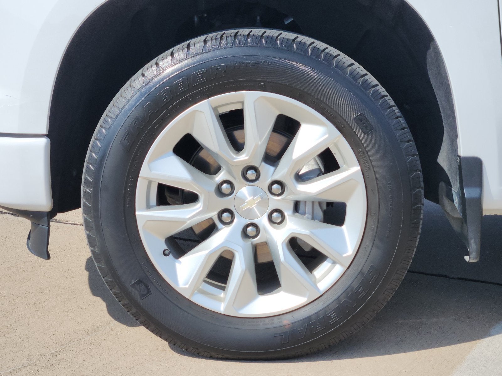 2023 Chevrolet Silverado 1500 2WD Crew Cab Short Bed Custom
