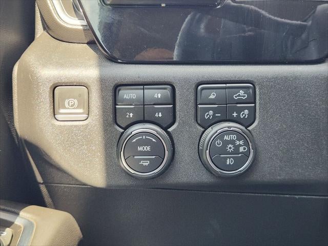 2022 Chevrolet Silverado 1500 4WD Crew Cab Short Bed RST
