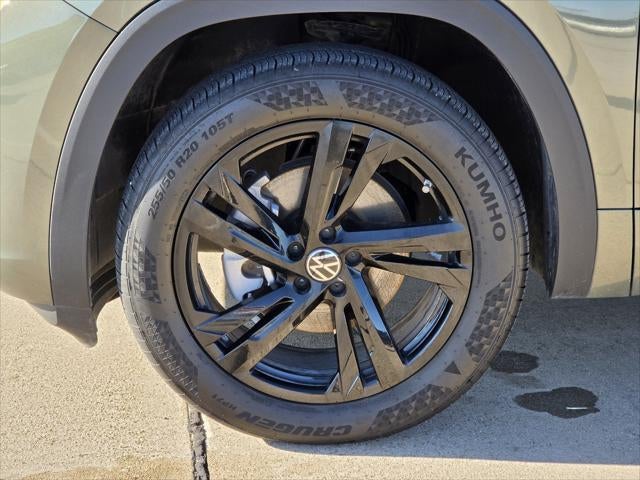 2026 Volkswagen Atlas Cross Sport SEL R-Line Black