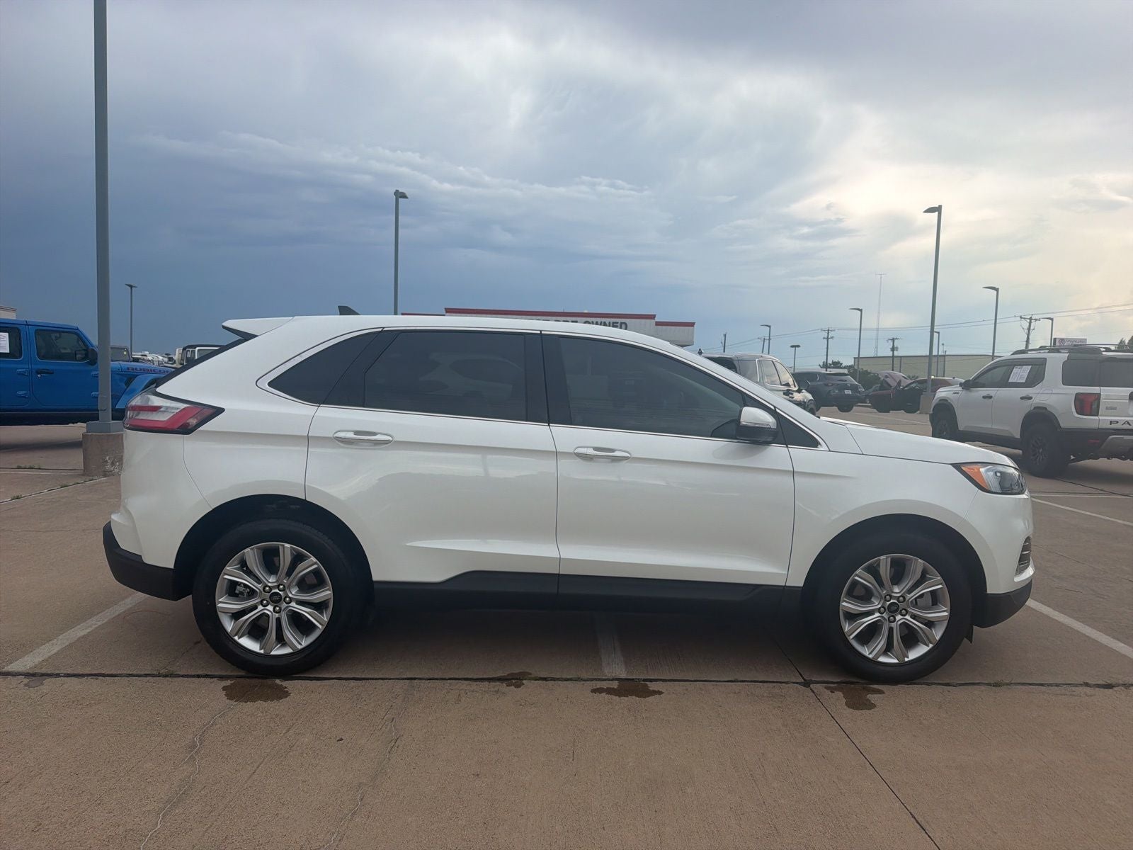 2023 Ford Edge Titanium