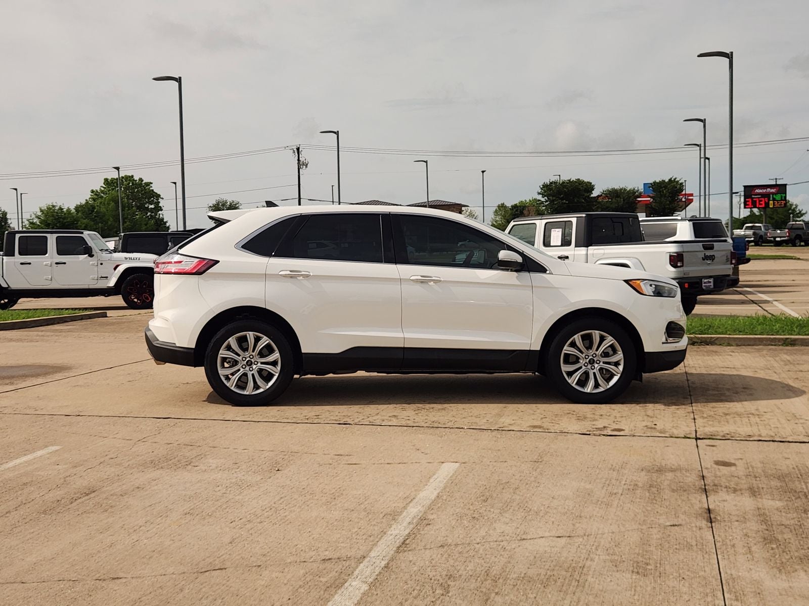 2023 Ford Edge Titanium