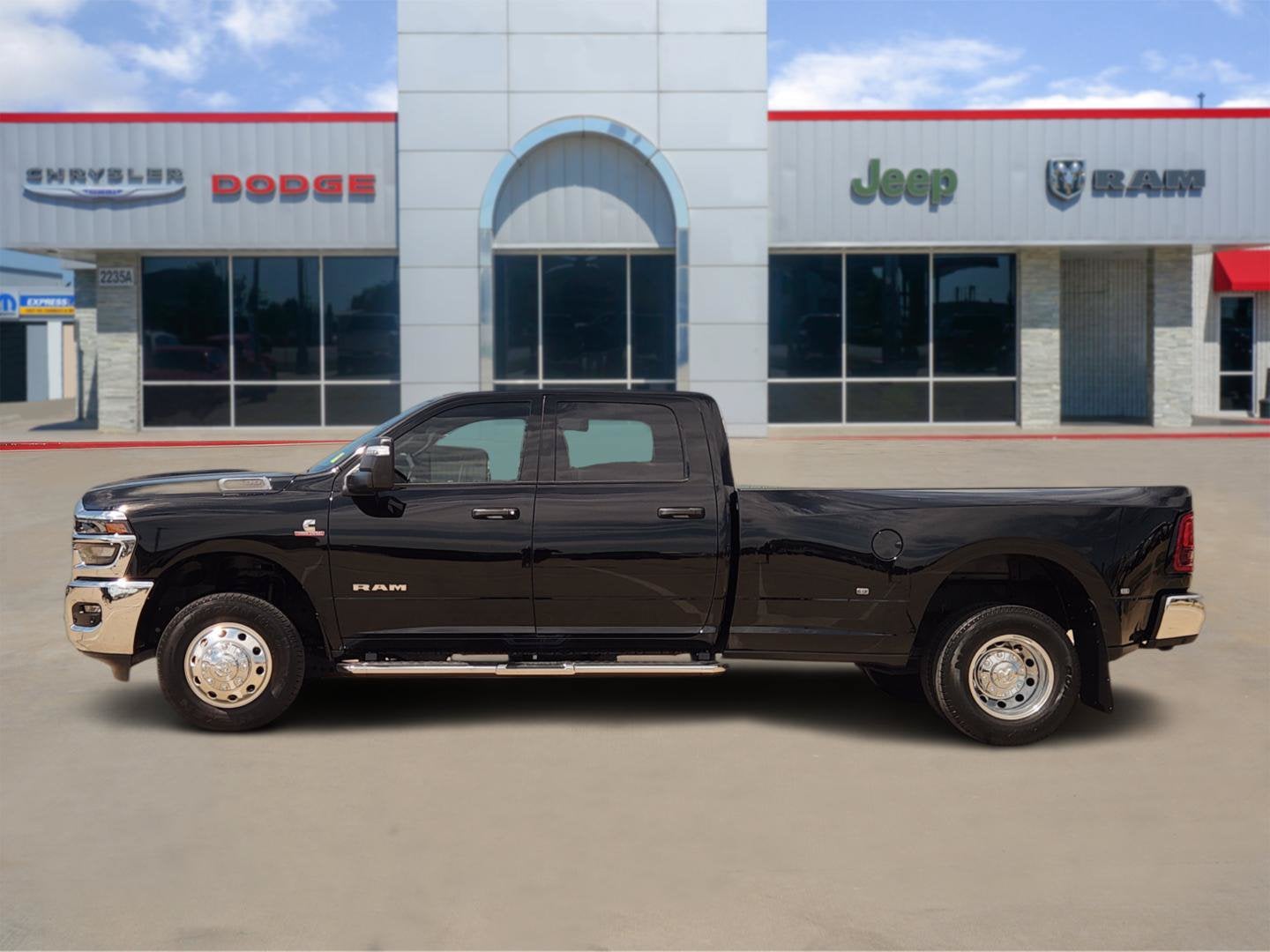 2025 RAM Ram 3500 Lone Star Crew Cab 4x4 8' Box
