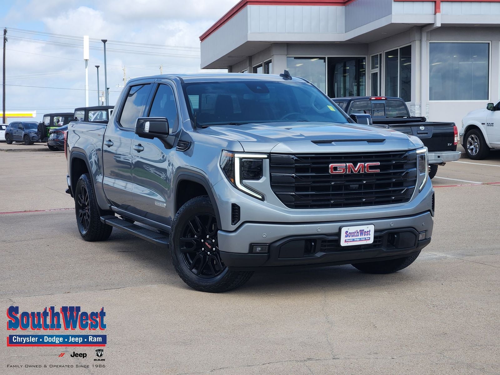 2025 GMC Sierra 1500 4WD Crew Cab Short Box Elevation with 3SB