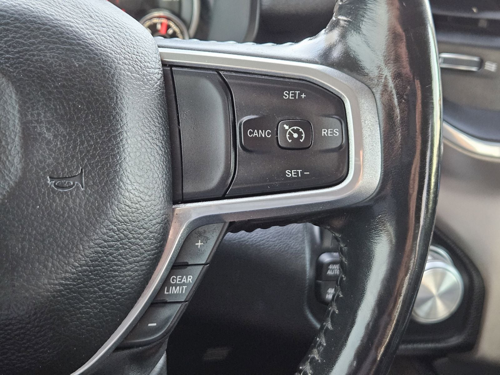 2020 RAM Ram 1500 Laramie Crew Cab 4x4 5'7' Box