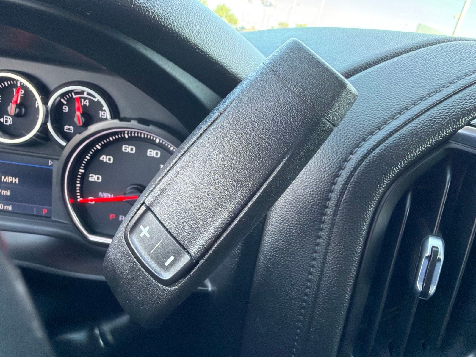 2022 Chevrolet Silverado 1500 LTD 2WD Crew Cab Short Bed LT