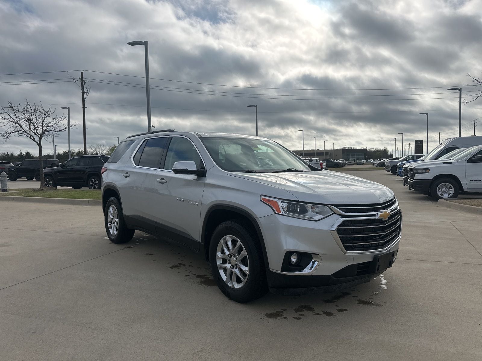 2020 Chevrolet Traverse FWD LT Cloth
