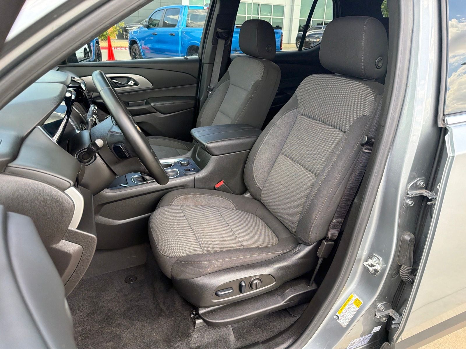 2023 Chevrolet Traverse FWD LT Cloth