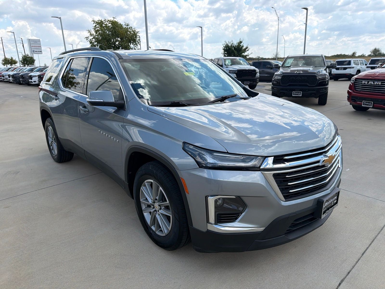 2023 Chevrolet Traverse FWD LT Cloth