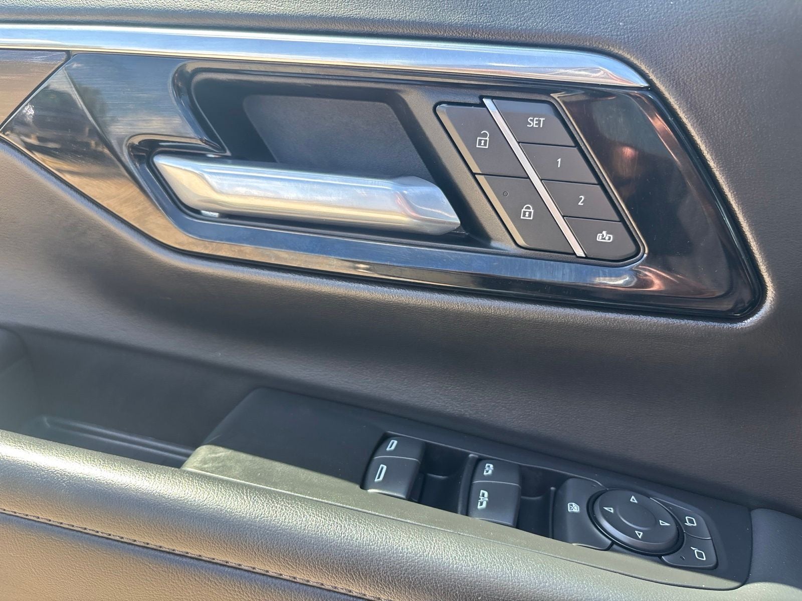 2025 Chevrolet Suburban 2WD LT