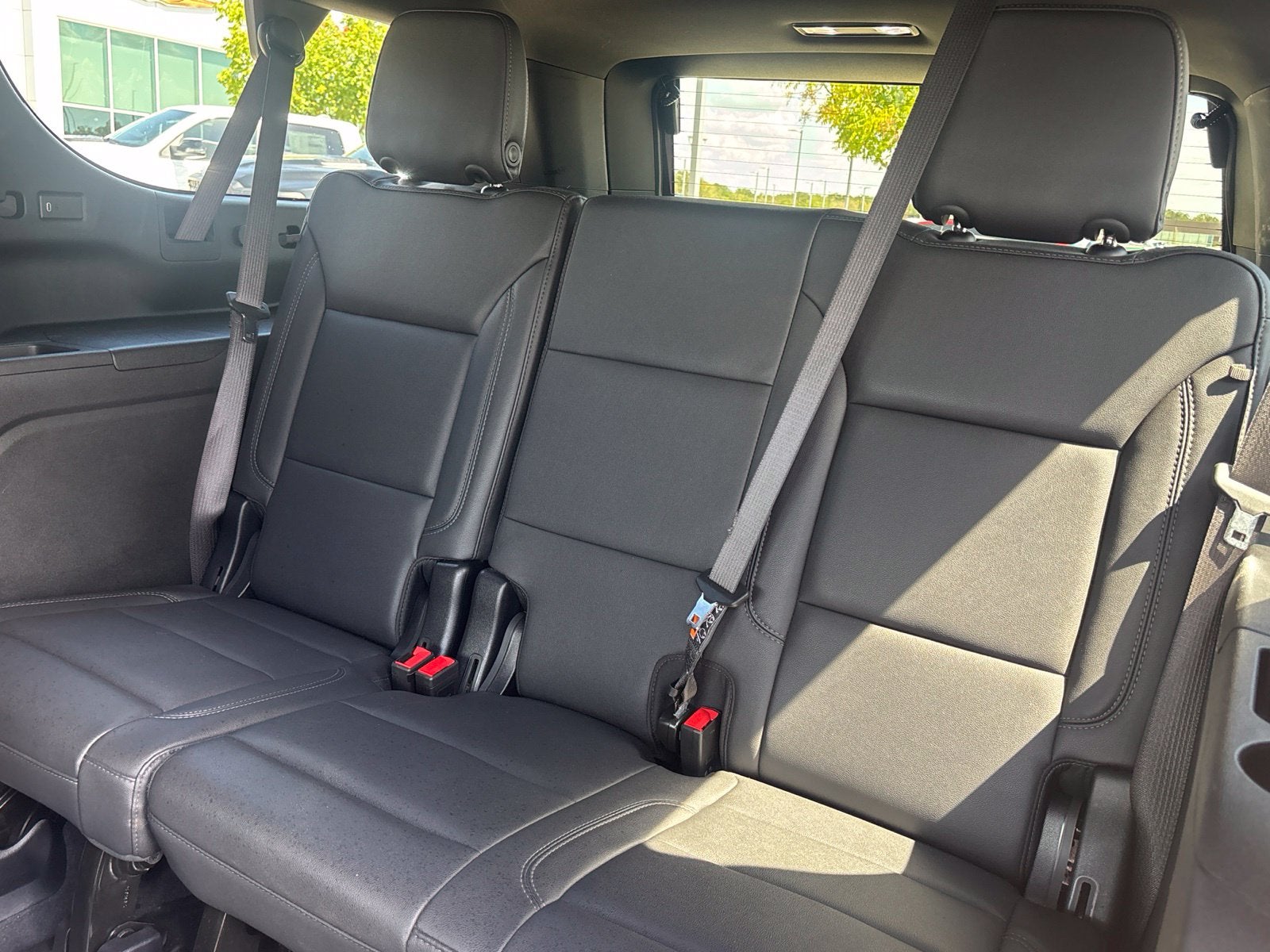2025 Chevrolet Suburban 2WD LT