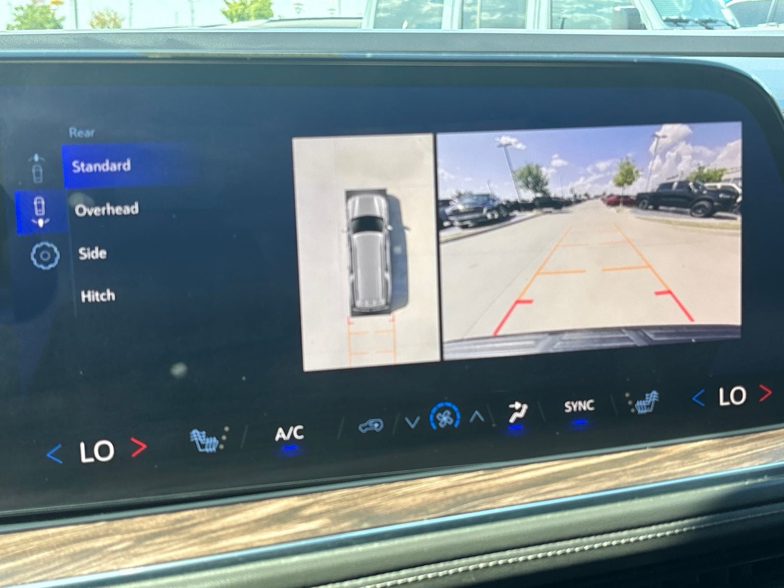 2025 Chevrolet Suburban 2WD LT