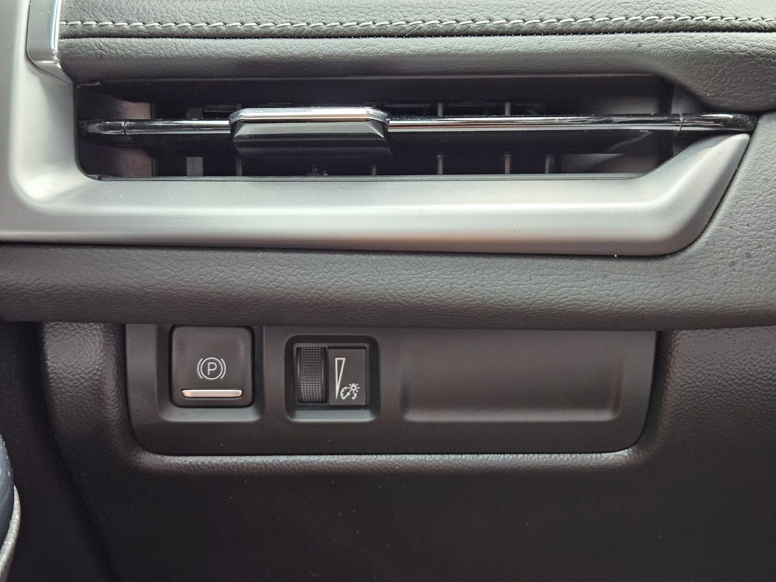 2024 Cadillac XT4 FWD Premium Luxury