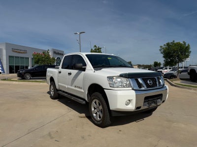 2014 Nissan Titan SV