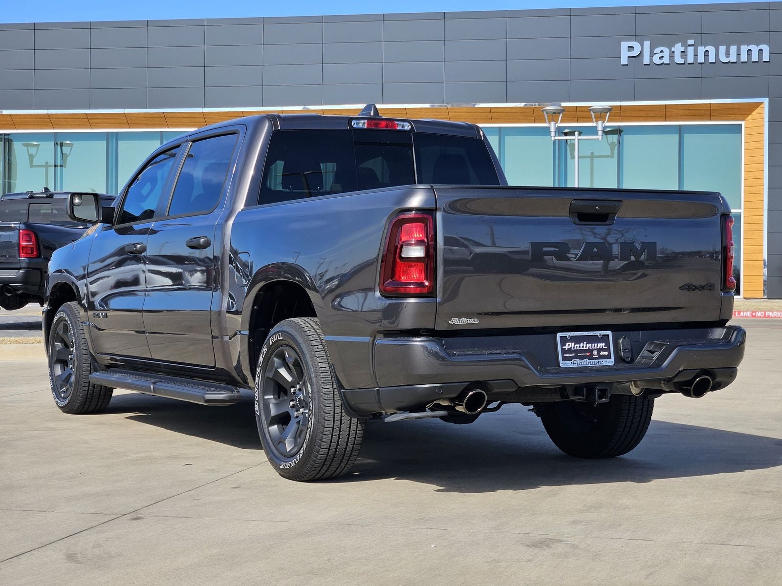 2026 RAM Ram 1500 Express Crew Cab 4x4 5'7' Box