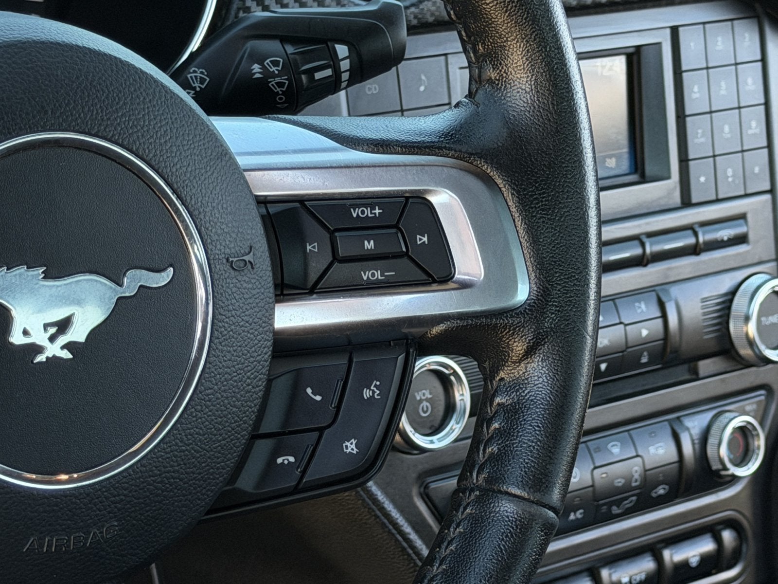 2017 Ford Mustang V6