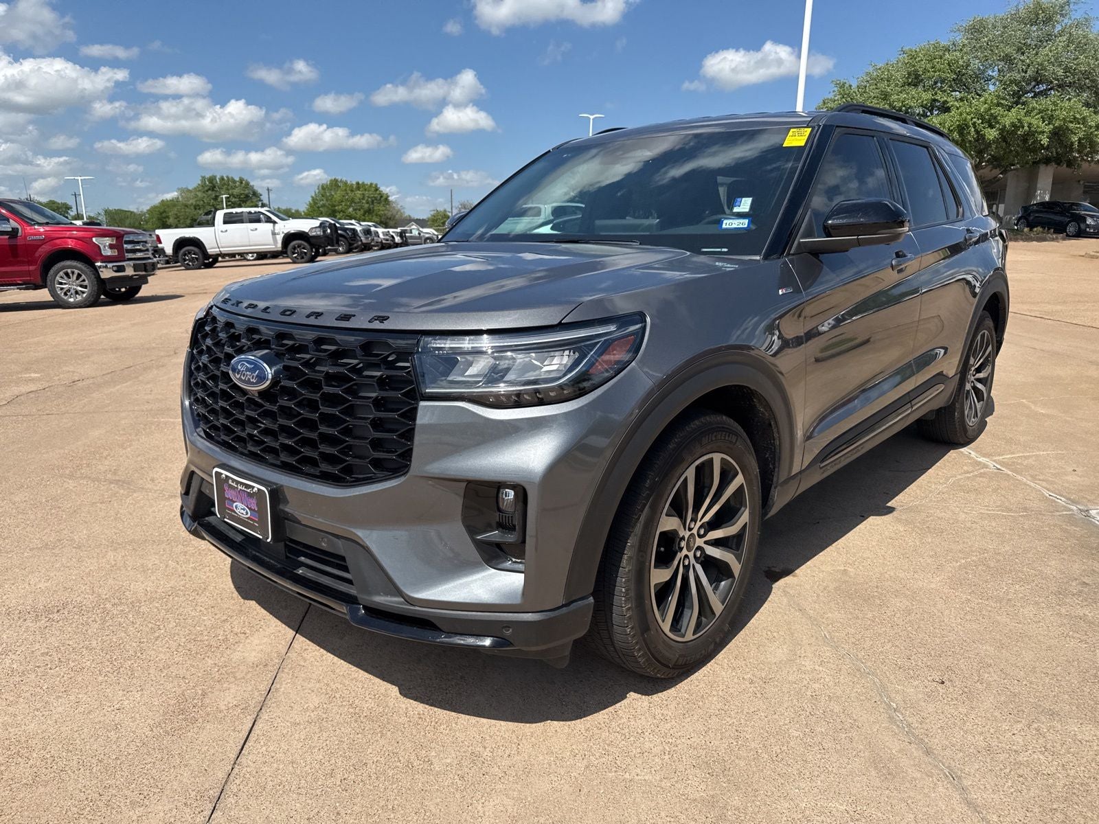 2025 Ford Explorer ST-Line