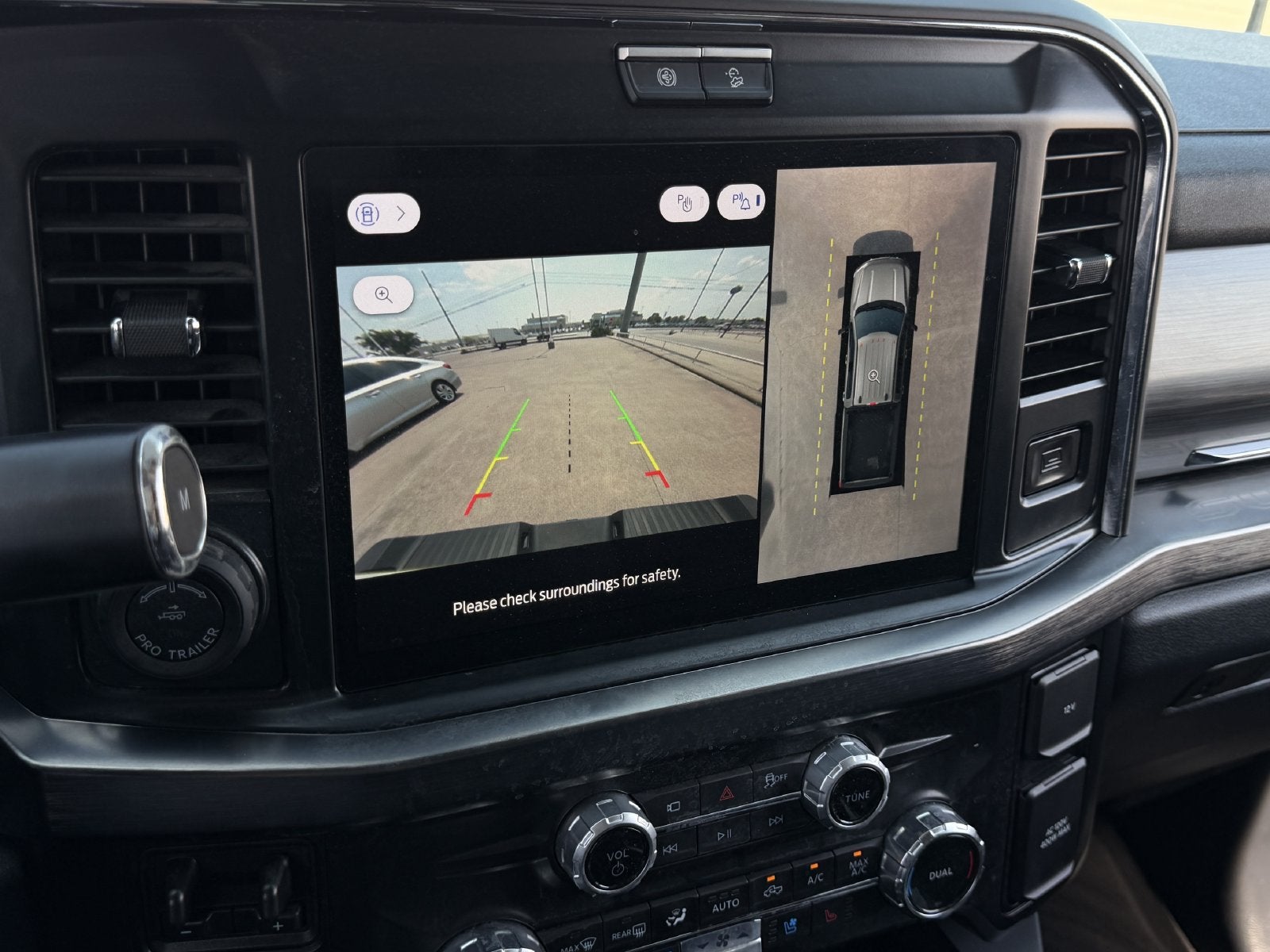 2025 Ford F-350SD Lariat DRW