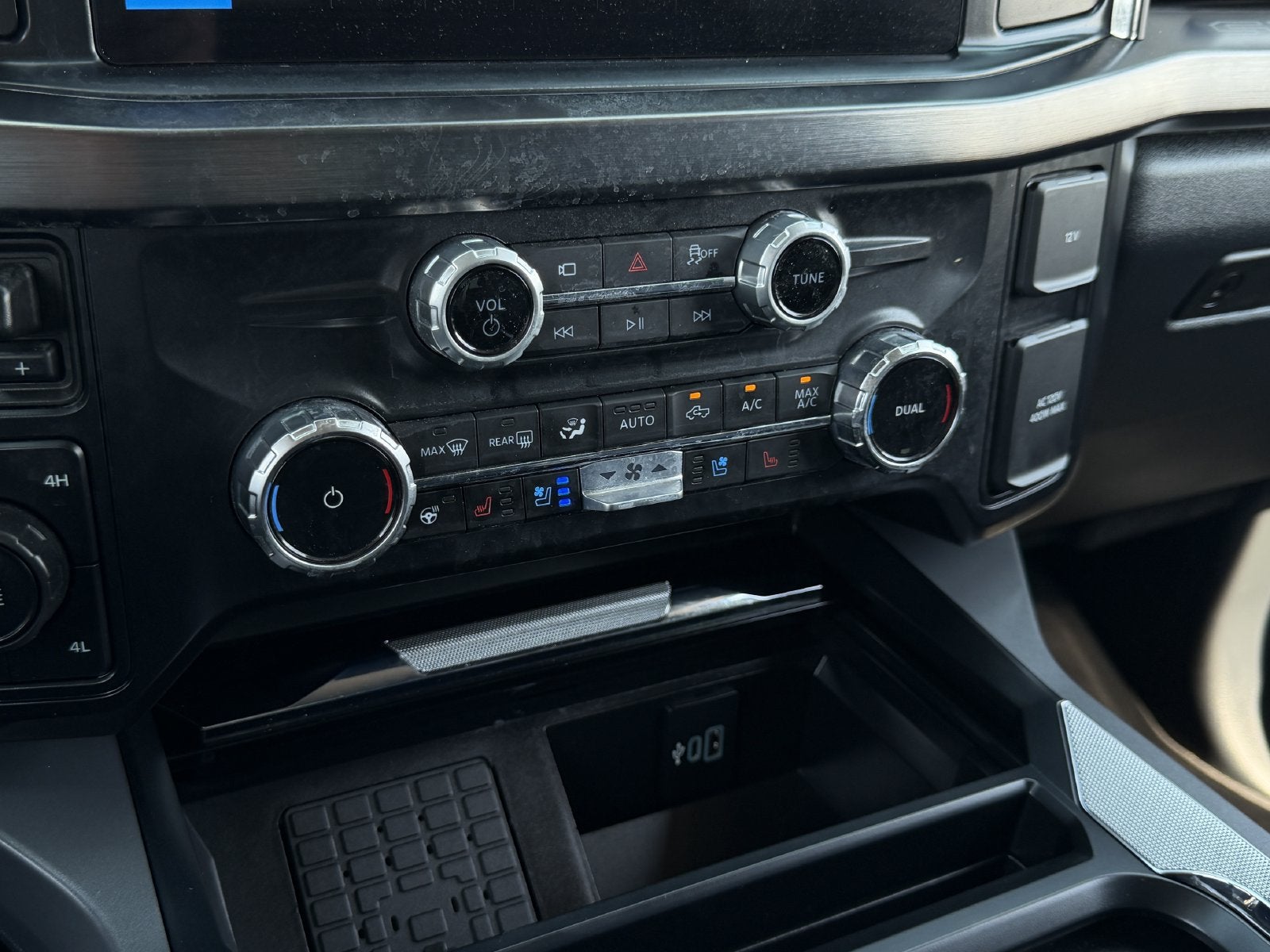 2025 Ford F-350SD Lariat DRW