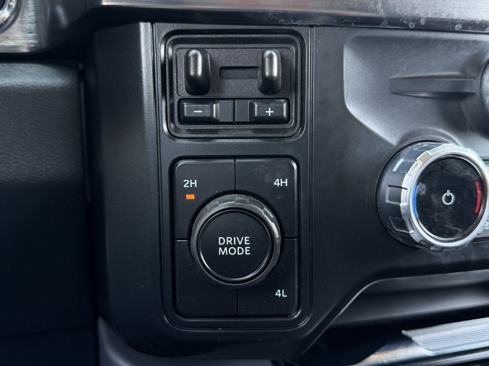 2025 Ford F-350SD Lariat DRW