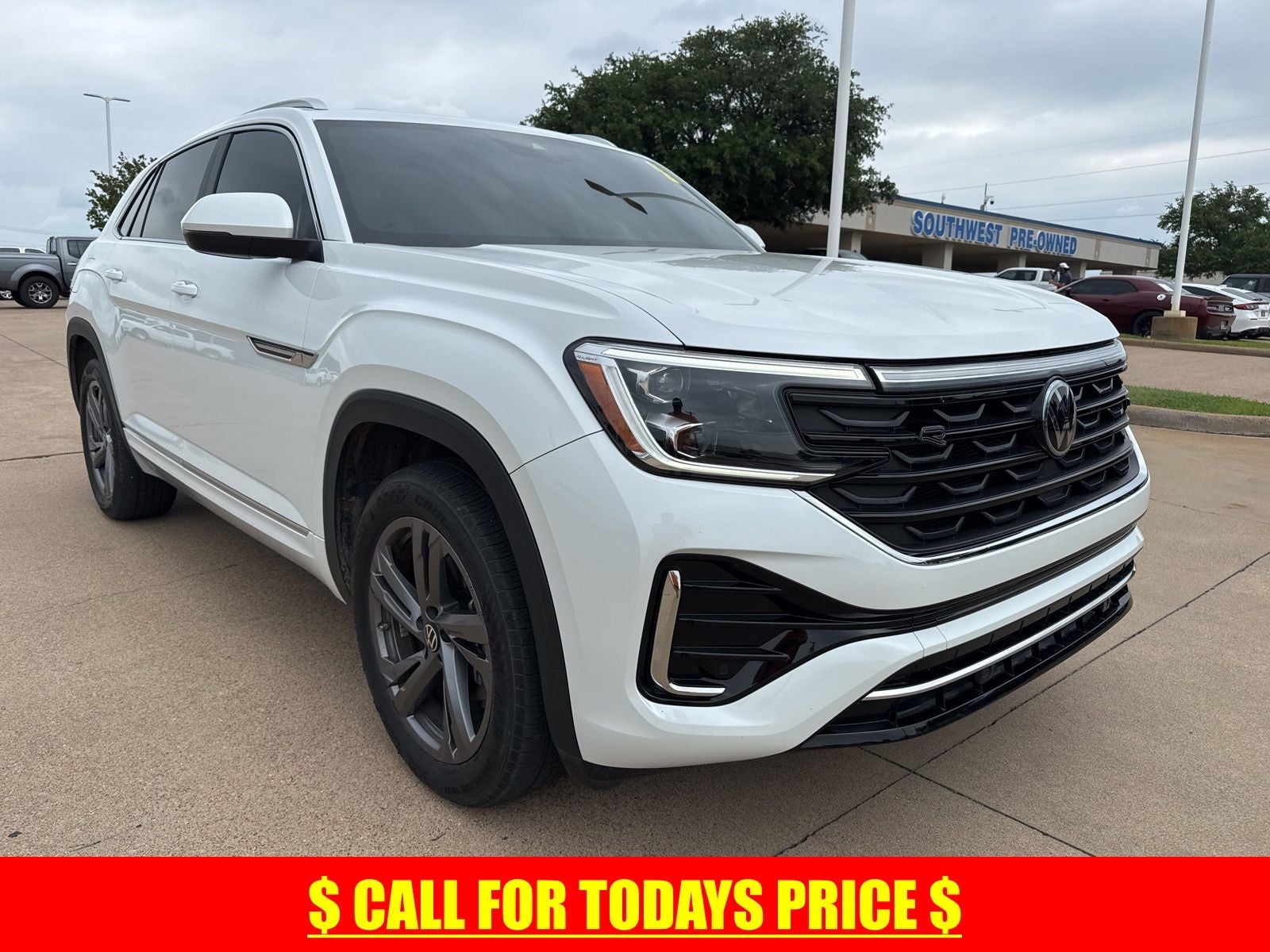 2024 Volkswagen Atlas Cross Sport 2.0T SEL R-Line