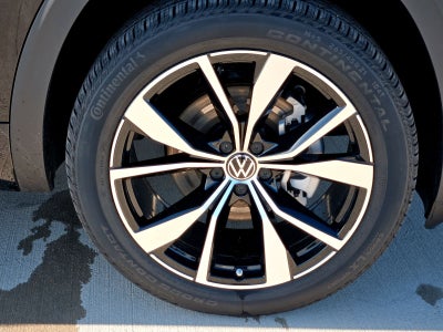 2025 Volkswagen Atlas Cross Sport 2.0T SEL Premium R-Line