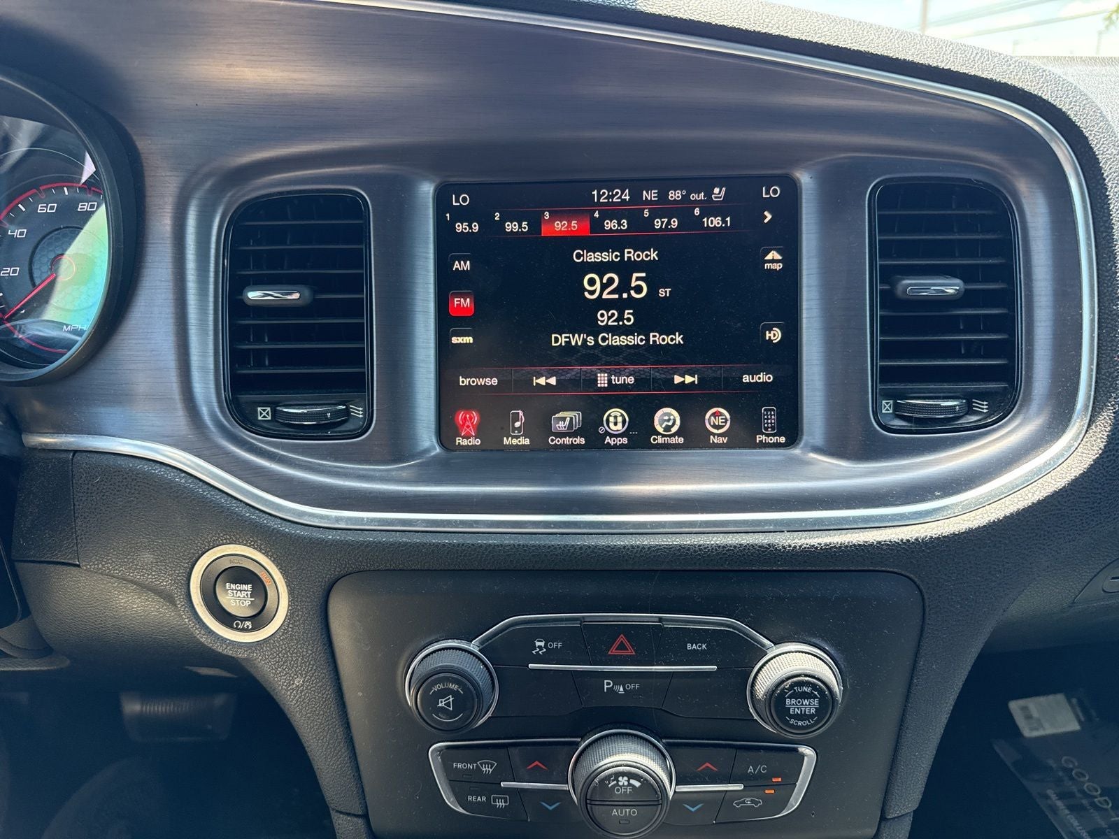 2016 Dodge Charger SXT