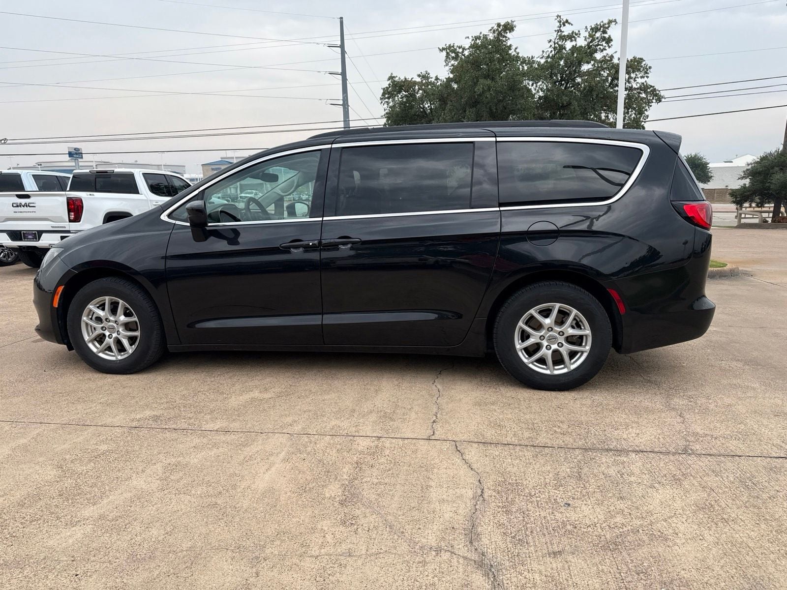 2021 Chrysler Voyager LXI