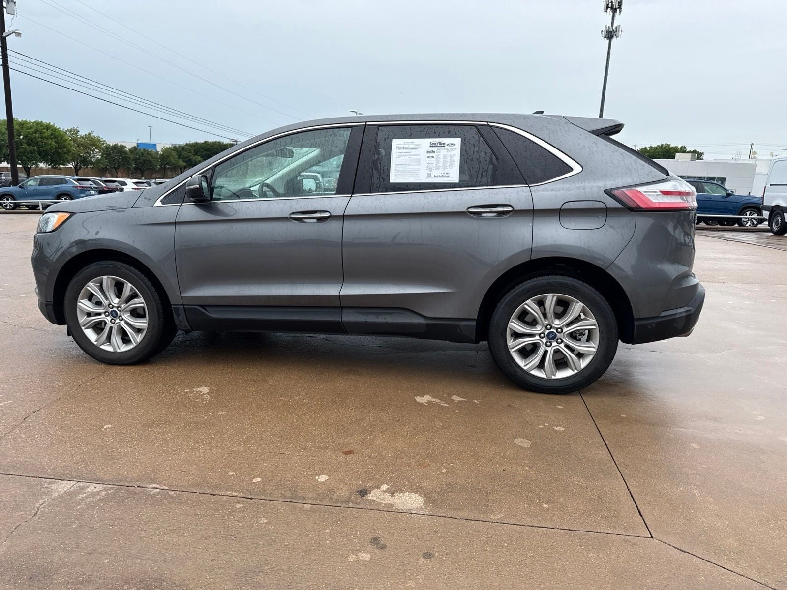 2022 Ford Edge Titanium