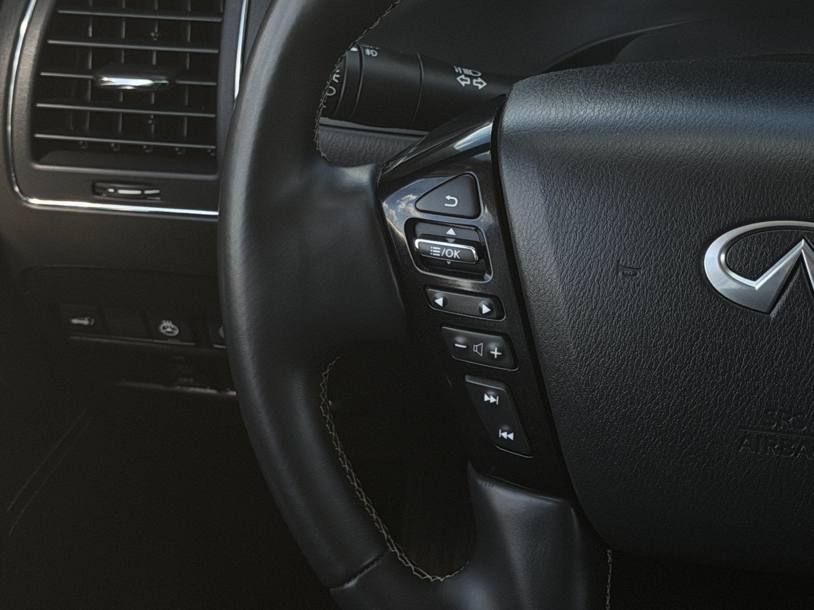 2023 INFINITI QX80 Premium Select