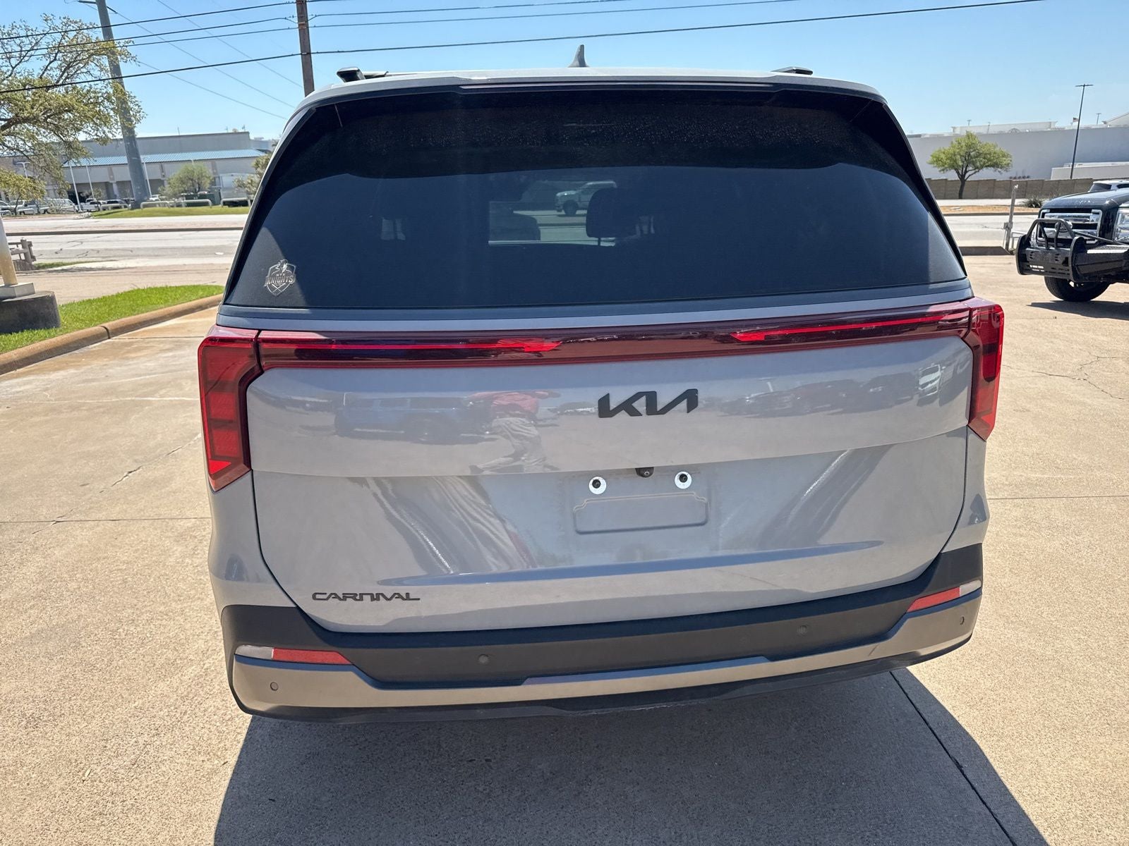 2025 Kia Carnival SX